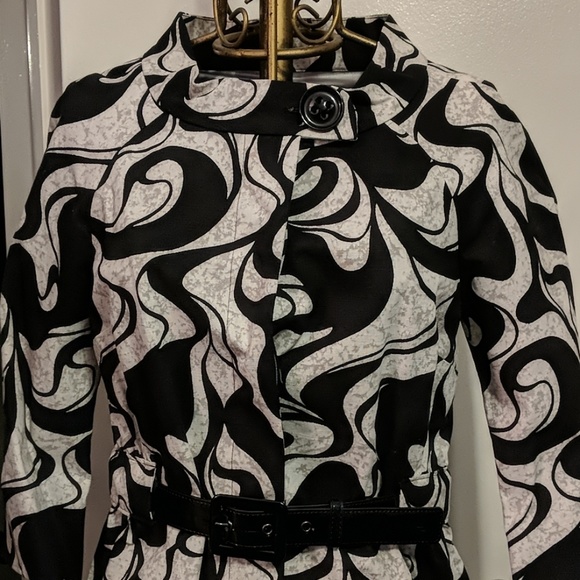 Jacket - Picture 2 of 3